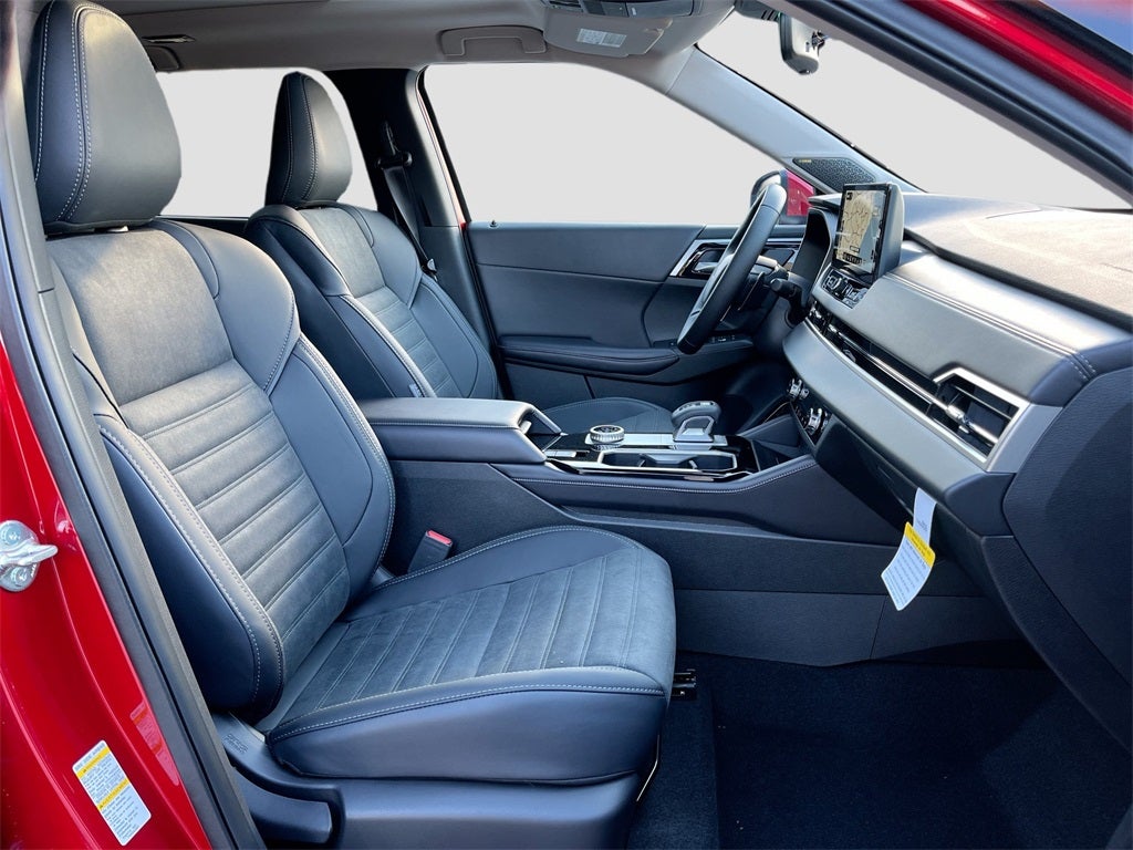 2025 Mitsubishi Outlander SE Tech Package