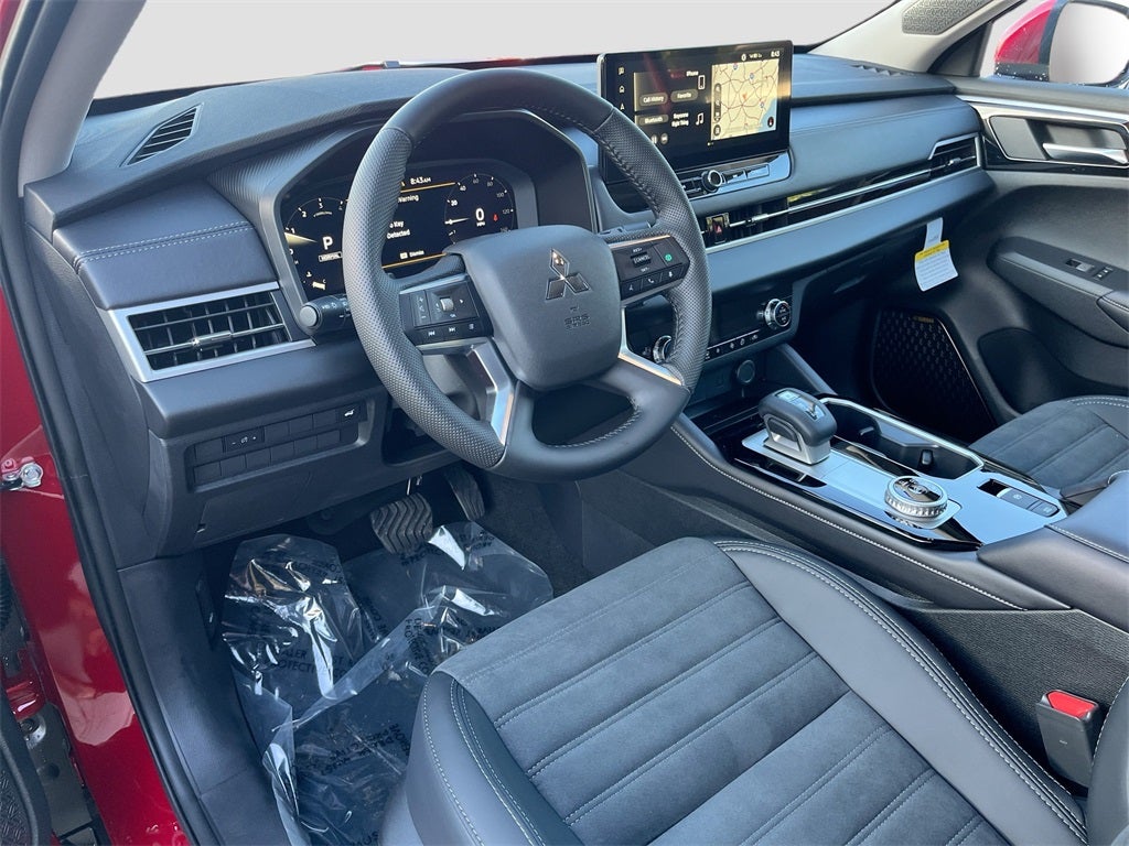 2025 Mitsubishi Outlander SE Tech Package