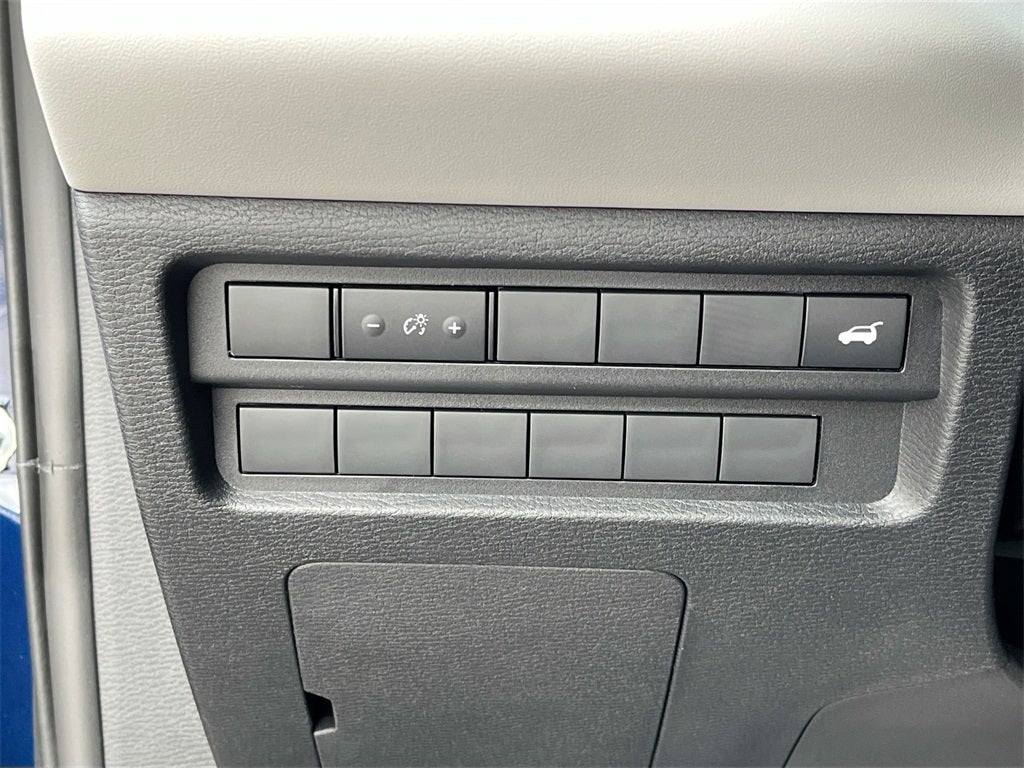 2025 Mitsubishi Outlander SE Tech Package