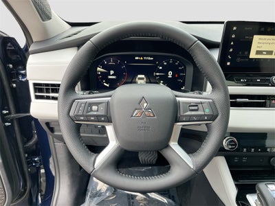 2025 Mitsubishi Outlander SE Tech Package