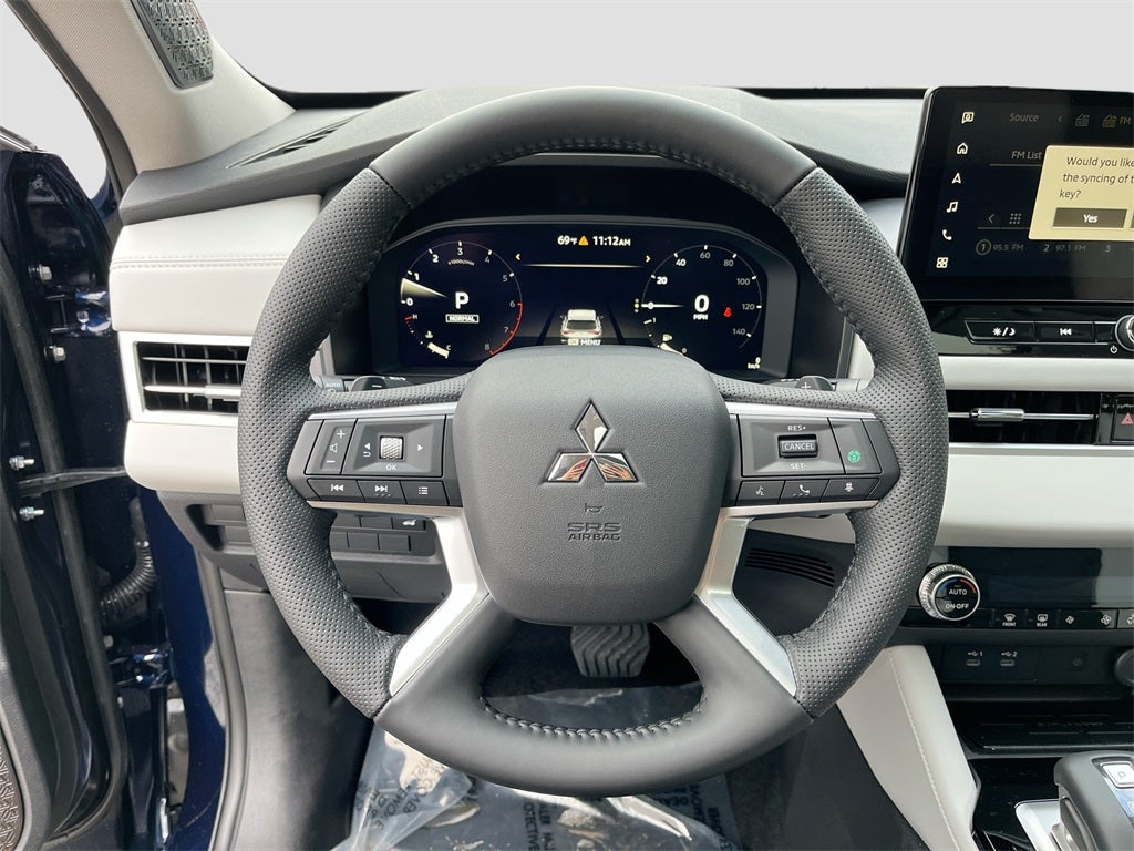 2025 Mitsubishi Outlander SE Tech Package