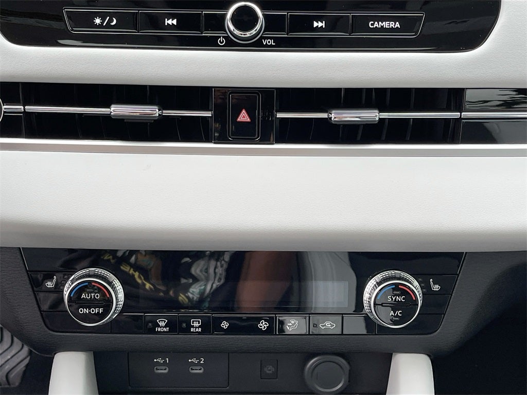 2025 Mitsubishi Outlander SE Tech Package