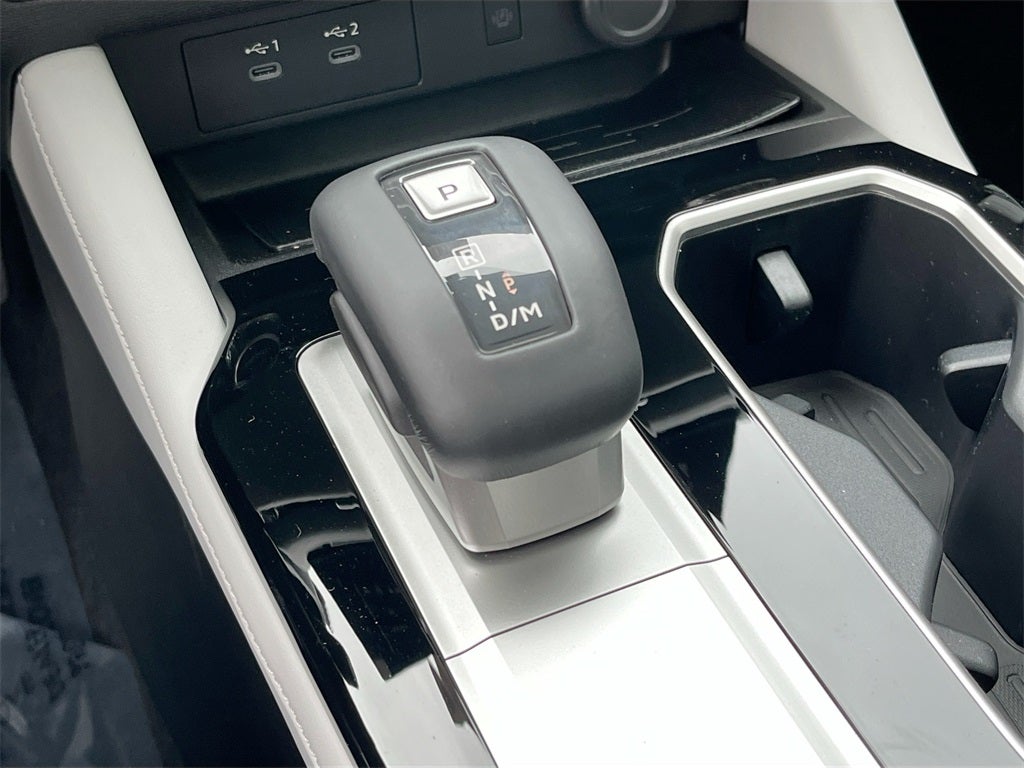 2025 Mitsubishi Outlander SE Tech Package