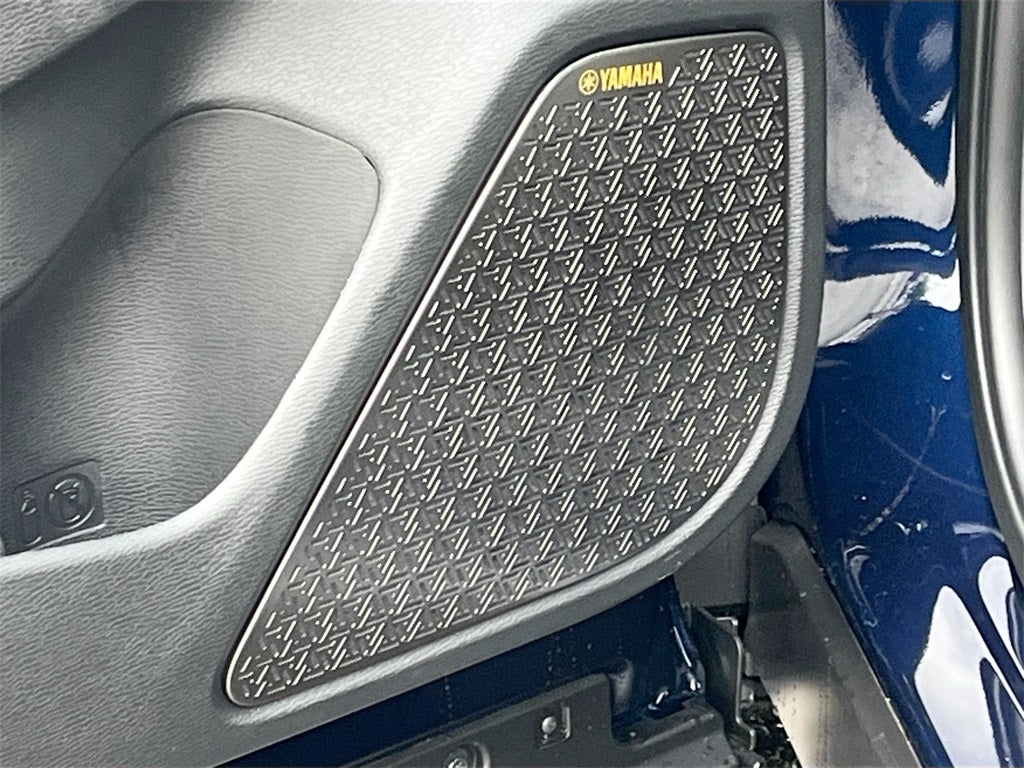 2025 Mitsubishi Outlander SE Tech Package