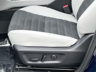 2025 Mitsubishi Outlander SE Tech Package