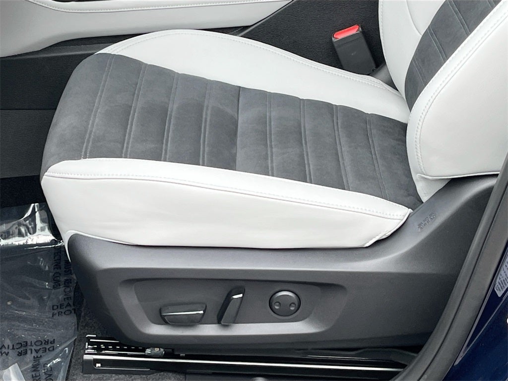 2025 Mitsubishi Outlander SE Tech Package