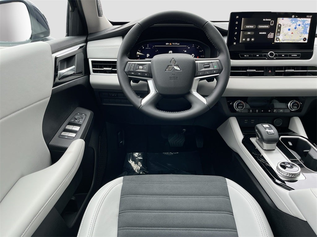 2025 Mitsubishi Outlander SE Tech Package