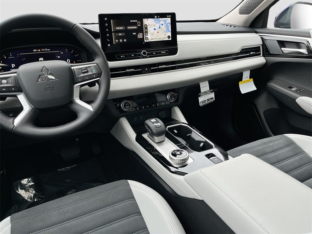 2025 Mitsubishi Outlander SE Tech Package