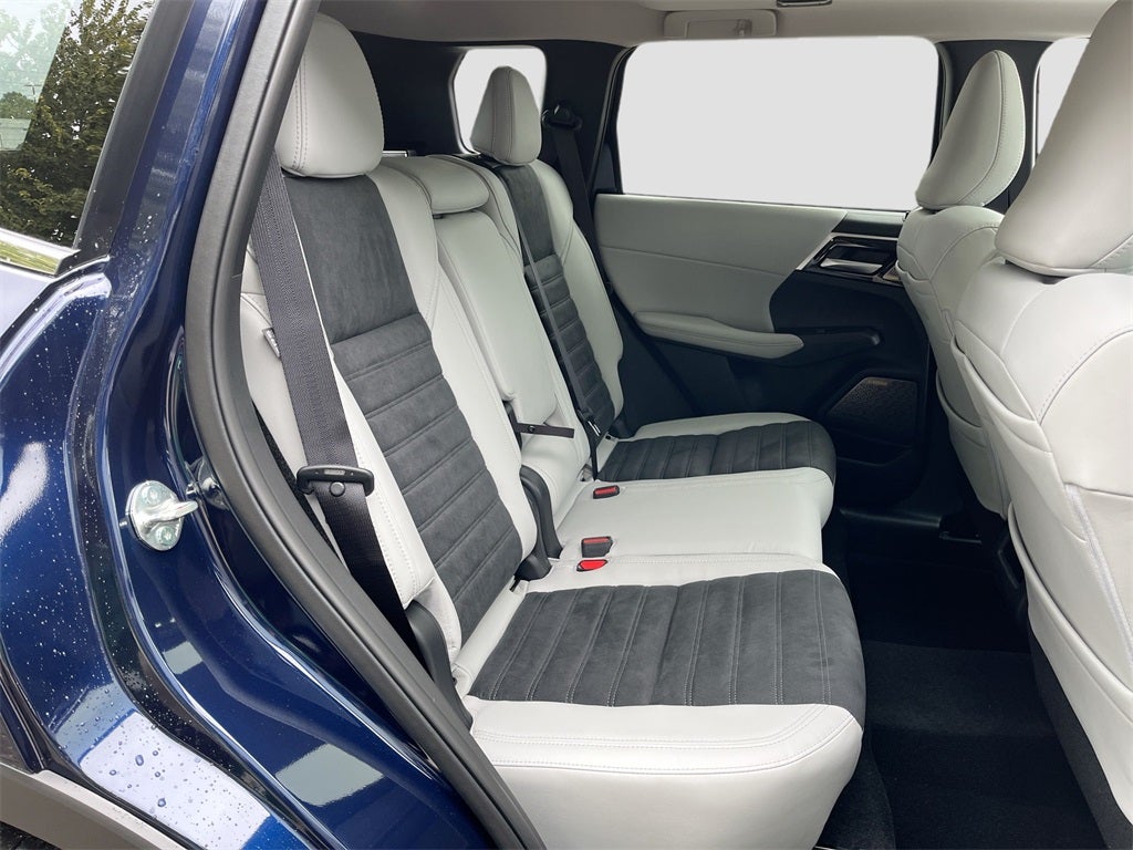 2025 Mitsubishi Outlander SE Tech Package