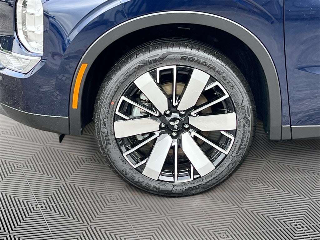 2025 Mitsubishi Outlander SE Tech Package