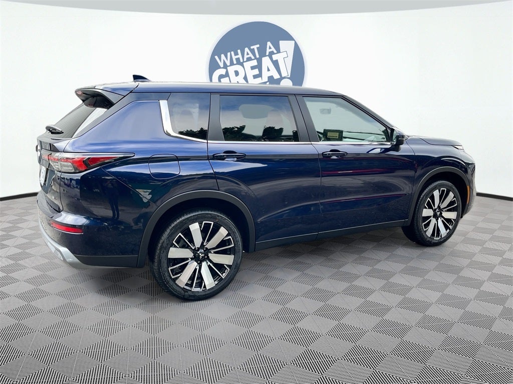 2025 Mitsubishi Outlander SE Tech Package