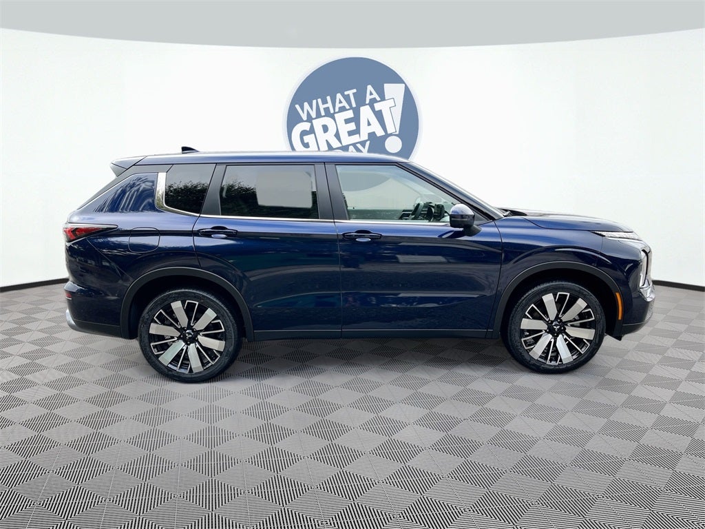 2025 Mitsubishi Outlander SE Tech Package