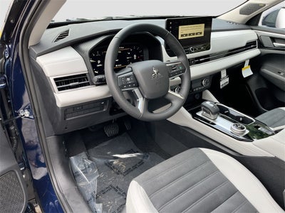 2025 Mitsubishi Outlander SE Tech Package
