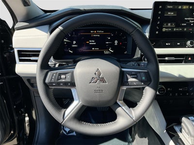 2025 Mitsubishi Outlander SE Tech Package