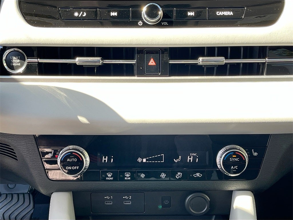 2025 Mitsubishi Outlander SE Tech Package