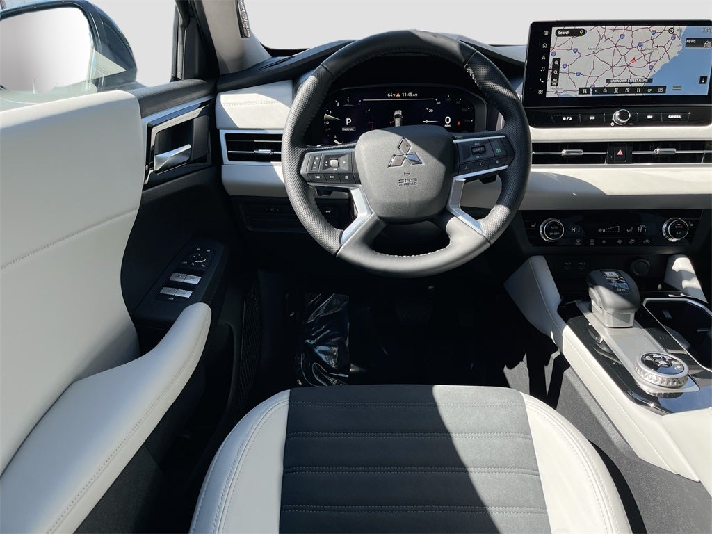 2025 Mitsubishi Outlander SE Tech Package