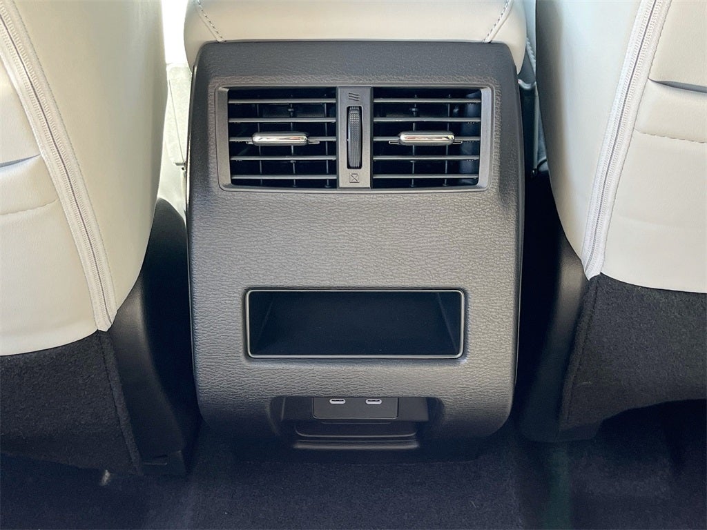 2025 Mitsubishi Outlander SE Tech Package