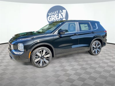 2025 Mitsubishi Outlander SE Tech Package