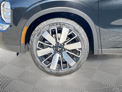 2025 Mitsubishi Outlander SE Tech Package