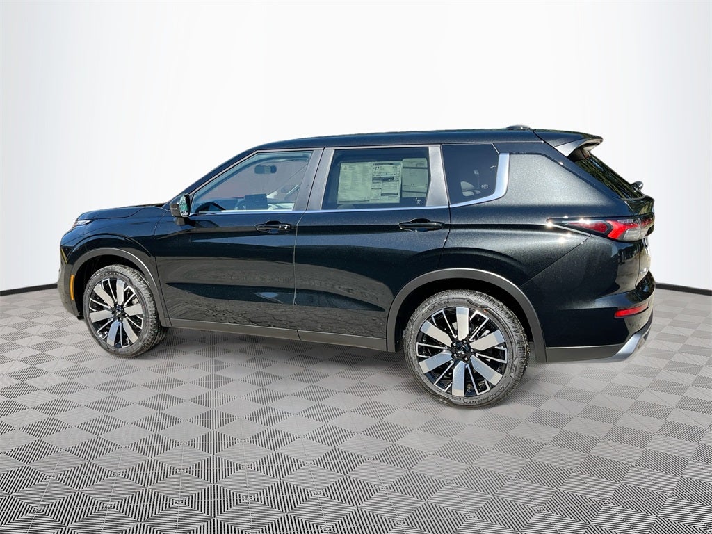 2025 Mitsubishi Outlander SE Tech Package