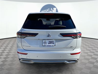 2025 Mitsubishi Outlander SE