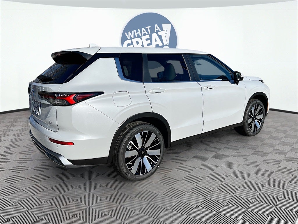 2025 Mitsubishi Outlander SE