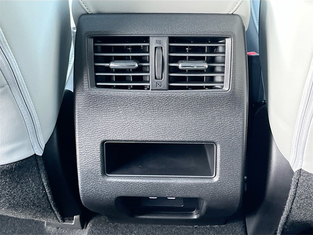 2025 Mitsubishi Outlander SE Tech Package