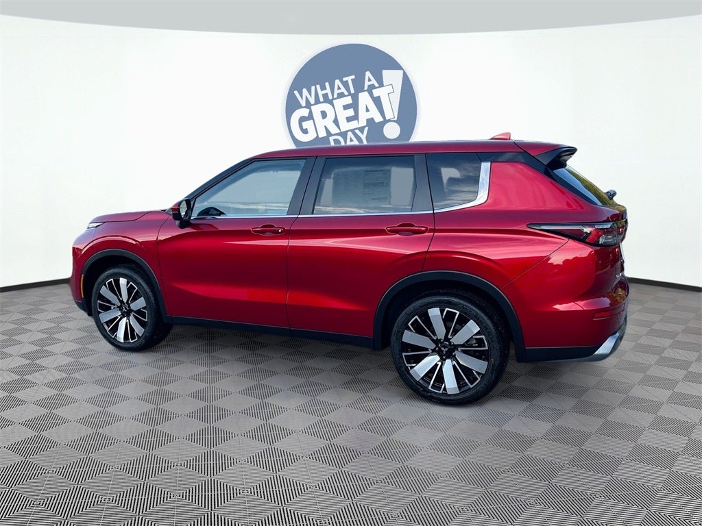 2025 Mitsubishi Outlander SE Tech Package