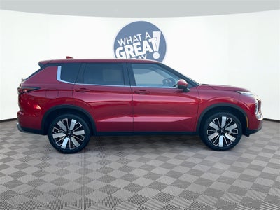 2025 Mitsubishi Outlander SE Tech Package