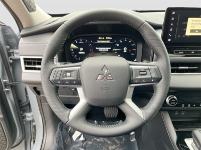 2025 Mitsubishi Outlander SE Tech Package
