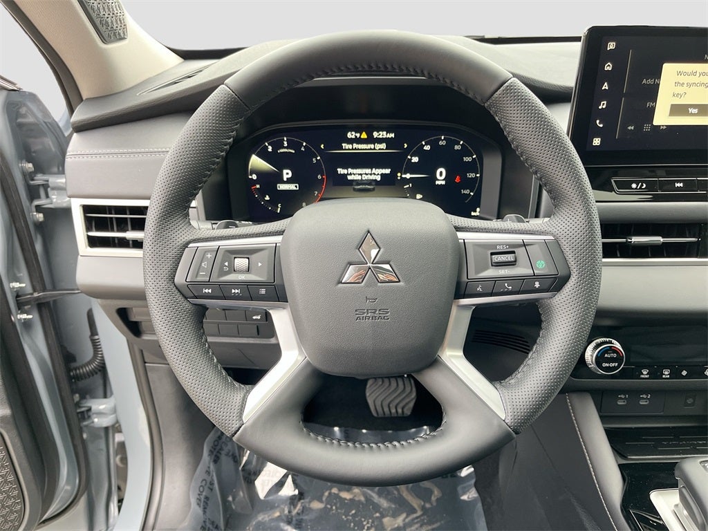 2025 Mitsubishi Outlander SE Tech Package