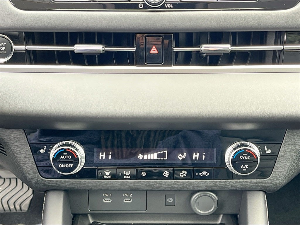 2025 Mitsubishi Outlander SE Tech Package