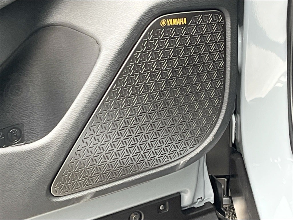 2025 Mitsubishi Outlander SE Tech Package