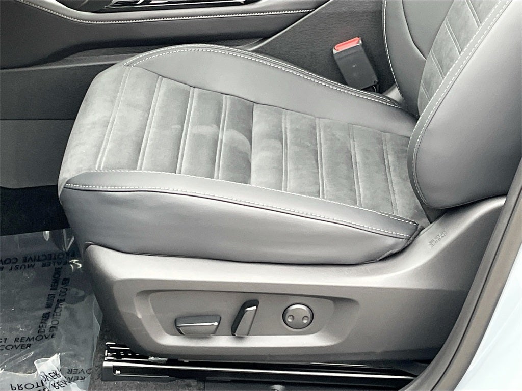 2025 Mitsubishi Outlander SE Tech Package