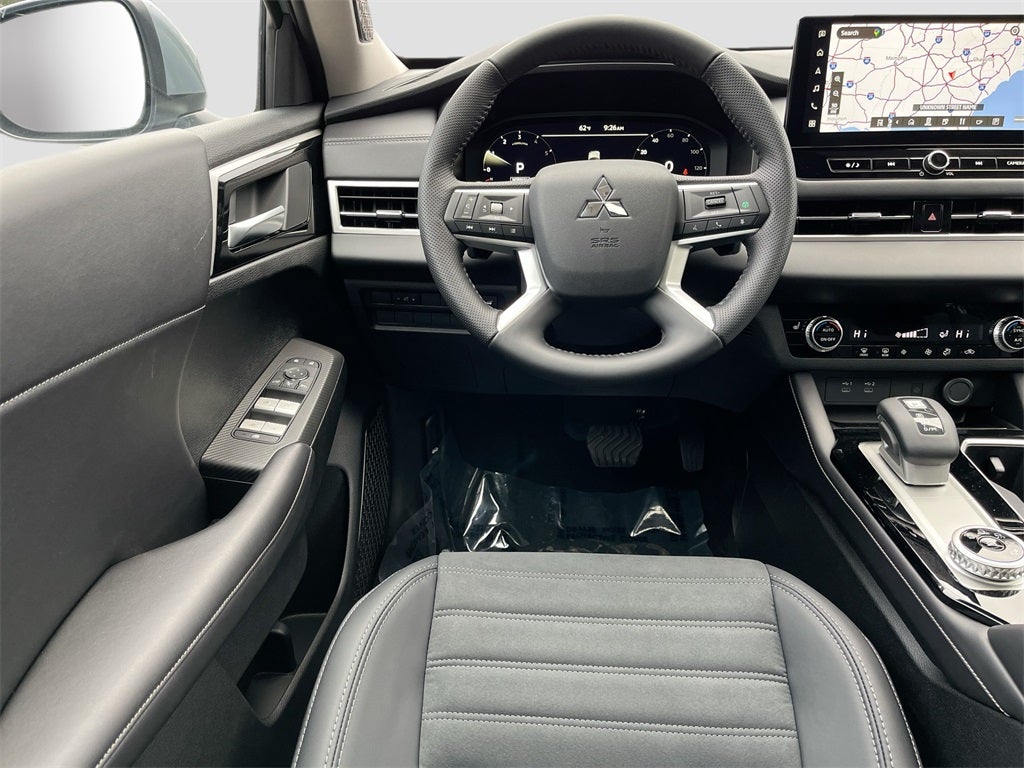 2025 Mitsubishi Outlander SE Tech Package