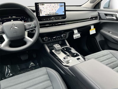 2025 Mitsubishi Outlander SE Tech Package