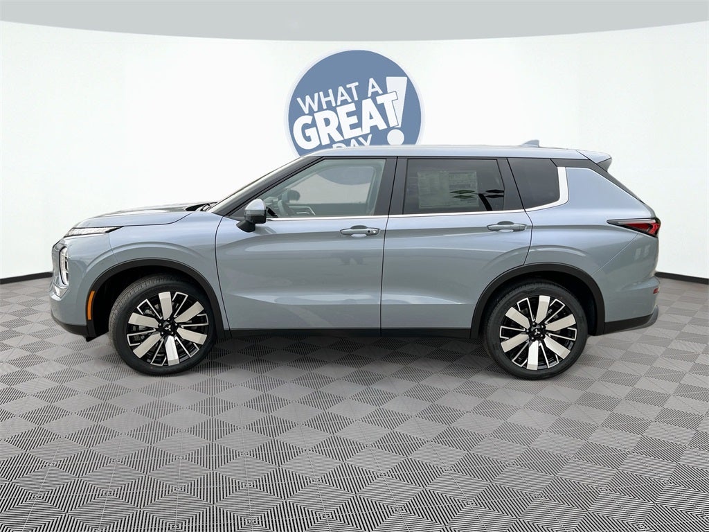 2025 Mitsubishi Outlander SE Tech Package