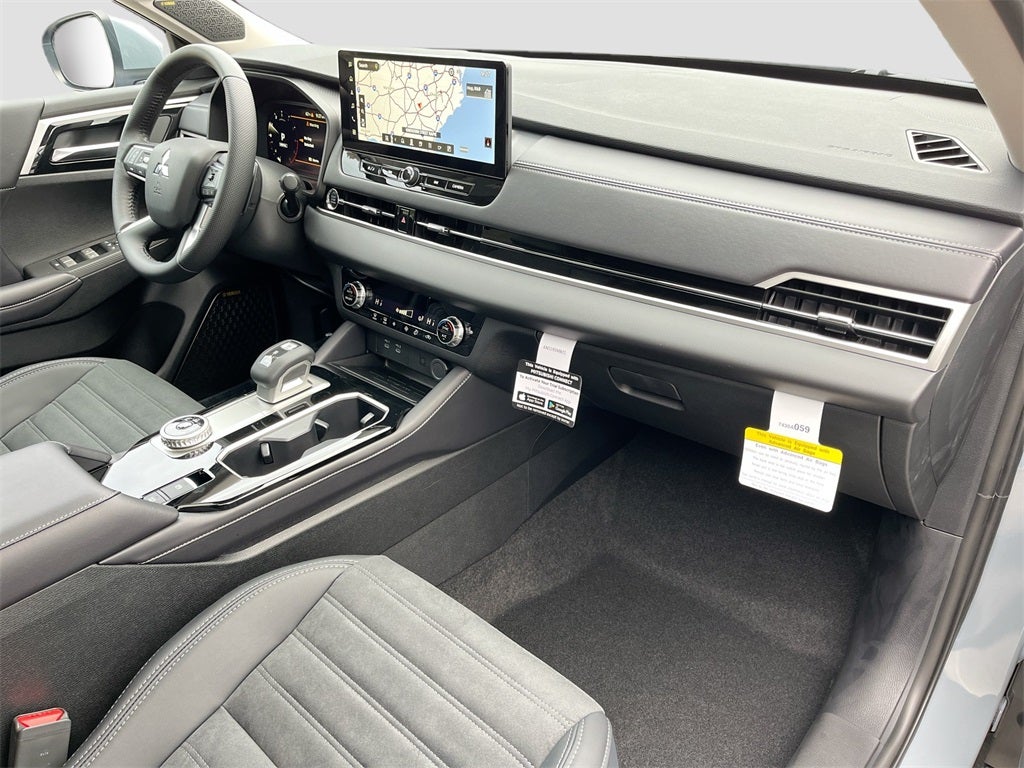 2025 Mitsubishi Outlander SE Tech Package