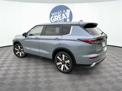 2025 Mitsubishi Outlander SE Tech Package