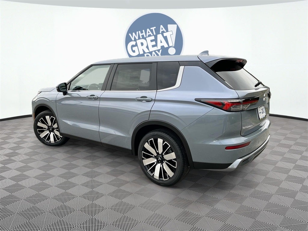 2025 Mitsubishi Outlander SE Tech Package