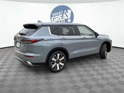 2025 Mitsubishi Outlander SE Tech Package