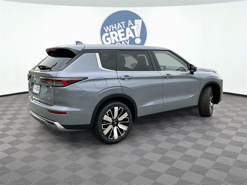 2025 Mitsubishi Outlander SE Tech Package