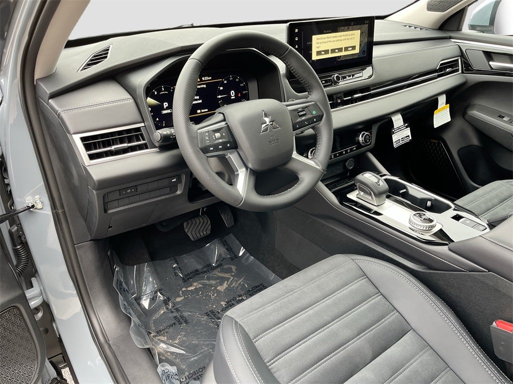 2025 Mitsubishi Outlander SE Tech Package