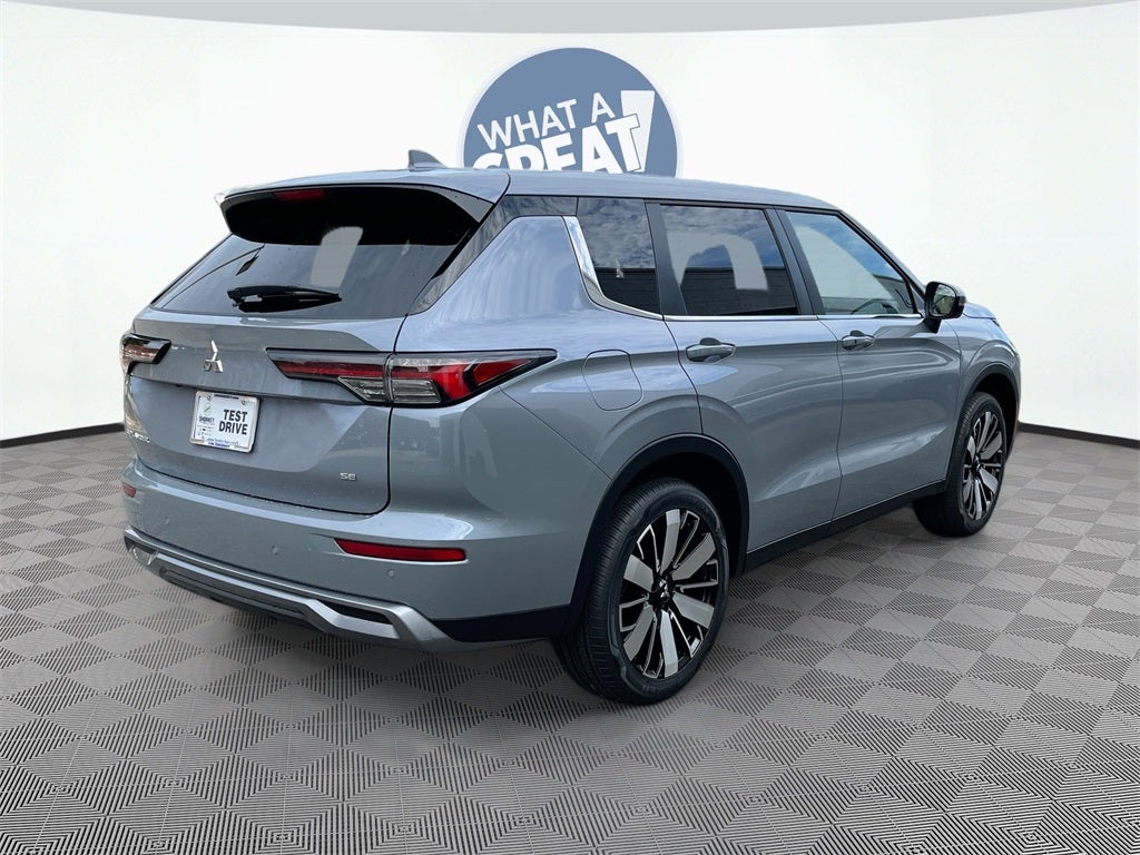 2025 Mitsubishi Outlander SE