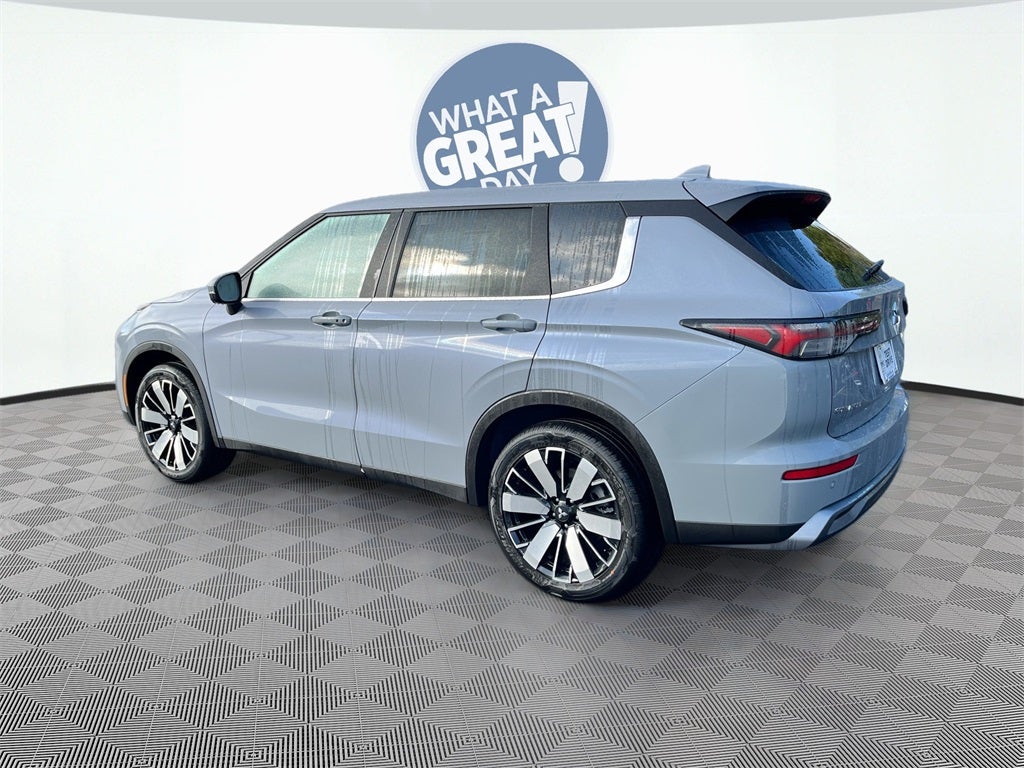 2026 Mitsubishi Outlander SE Tech Package