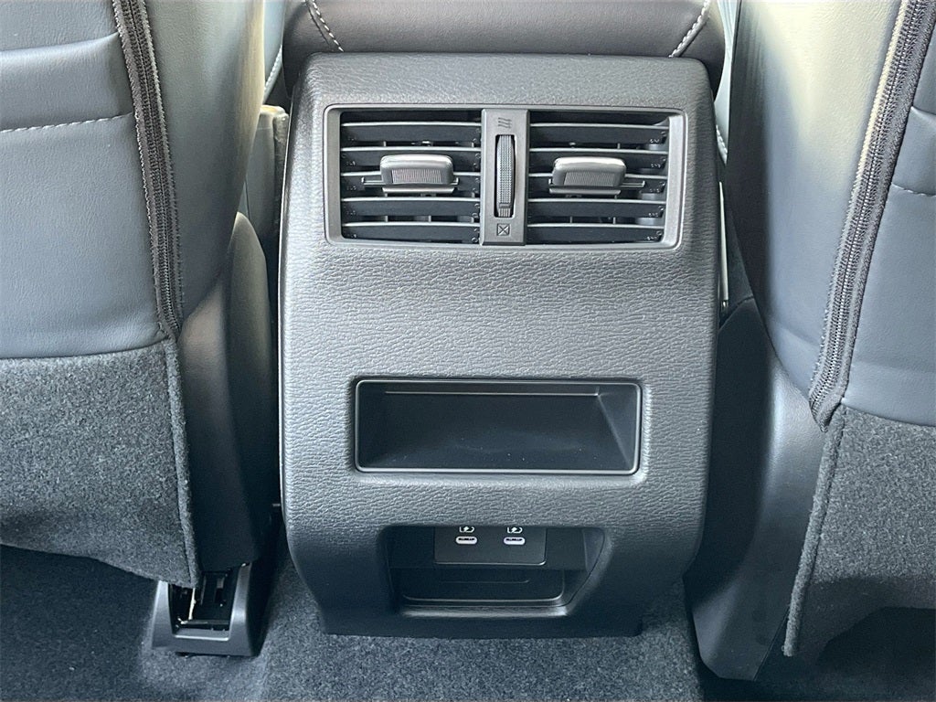 2026 Mitsubishi Outlander SE Tech Package