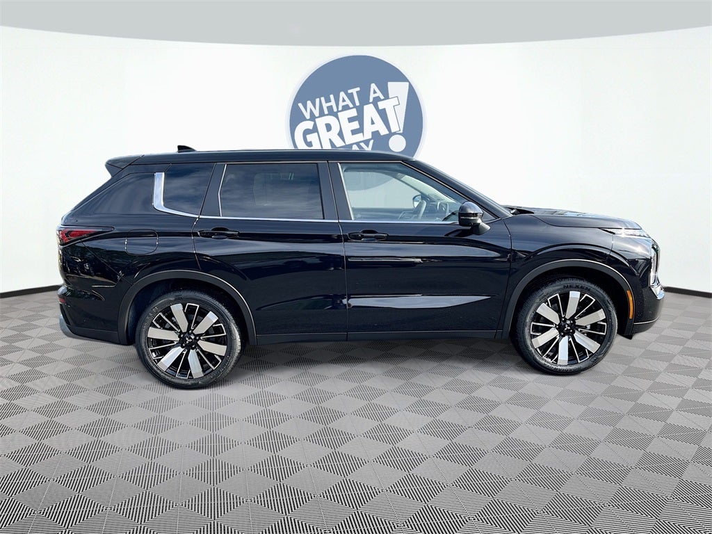 2026 Mitsubishi Outlander SE