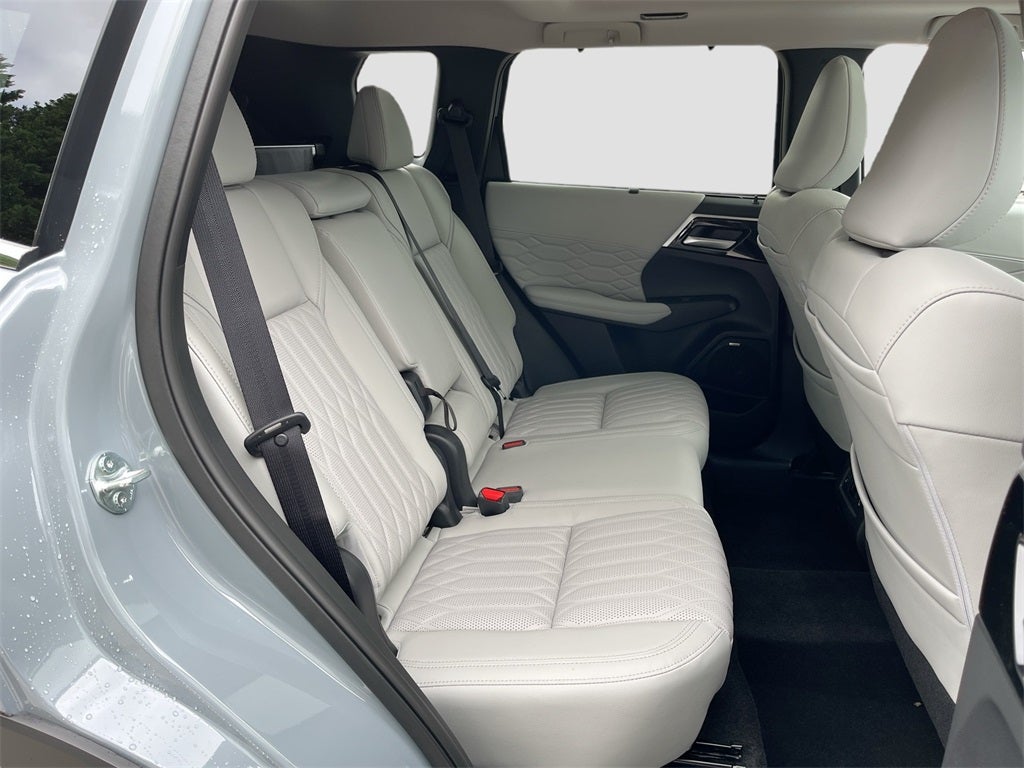 2025 Mitsubishi Outlander SEL