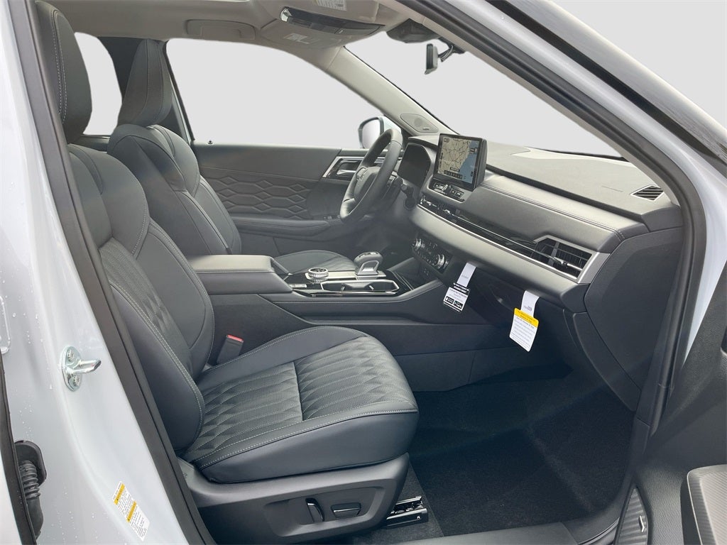 2025 Mitsubishi Outlander SEL