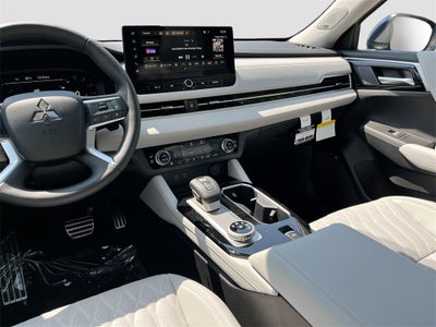 2025 Mitsubishi Outlander SEL